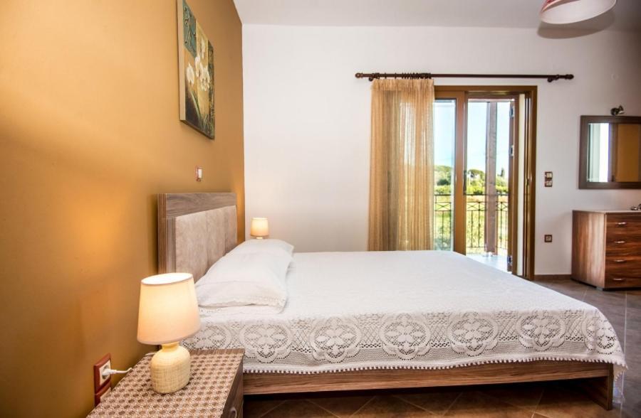Villa Irida Afrato Экстерьер фото